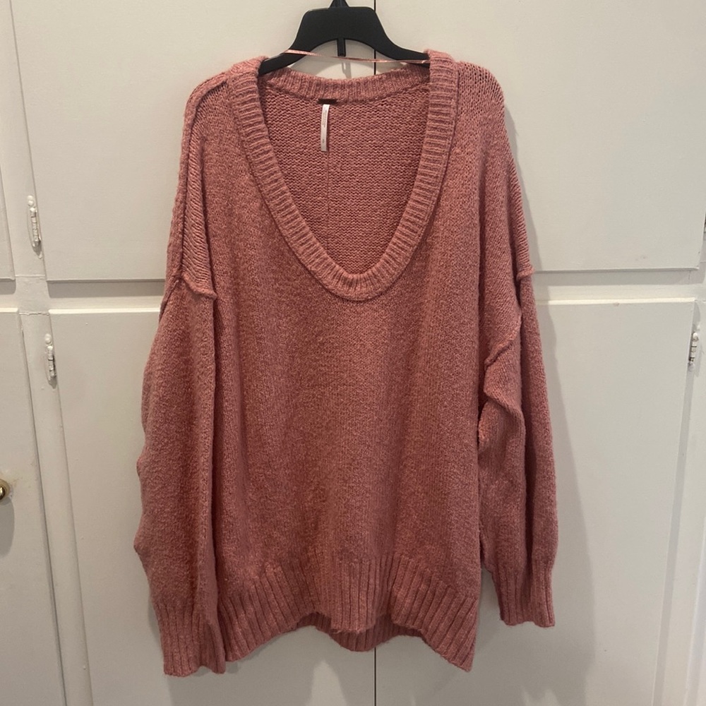 FREE PEOPLE PINK SWEATER